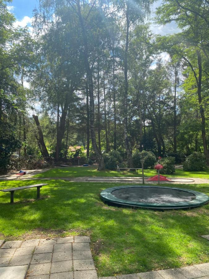 Ruim Privacyvol Chalet Met Overdekt Terras Ermelo Luaran gambar
